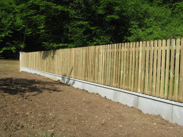 Clôture planchette sur muret — SNMB Menuiserie Bertin