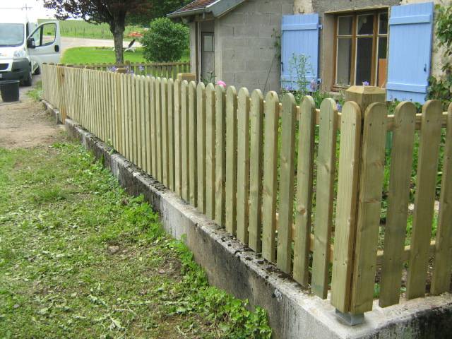 Clôture bois à planchettes, fabrication française SNMB — bois autoclave classe 4