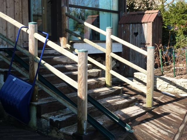 Clôture bois rond 3 lisse rampe escalier — SNMB Menuiserie Bertin