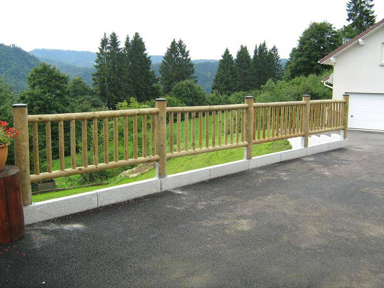 Clôture balustre en bois autoclave classe 4 à Grand'Combe-Châteleu (Doubs) — fabrication française SNMB