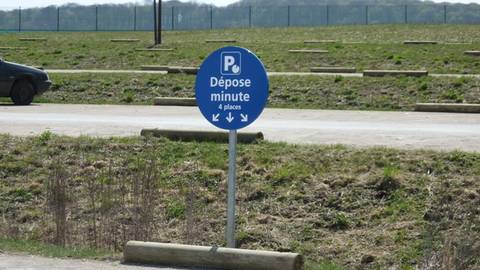Stop voiture au sol : SNMB Menuiserie Bertin