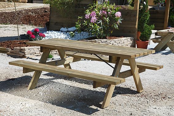 Table et banc pin autoclave forêt — SNMB Menuiserie Bertin