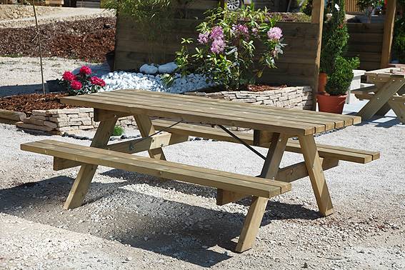 Table et banc pin autoclave forêt — SNMB Menuiserie Bertin