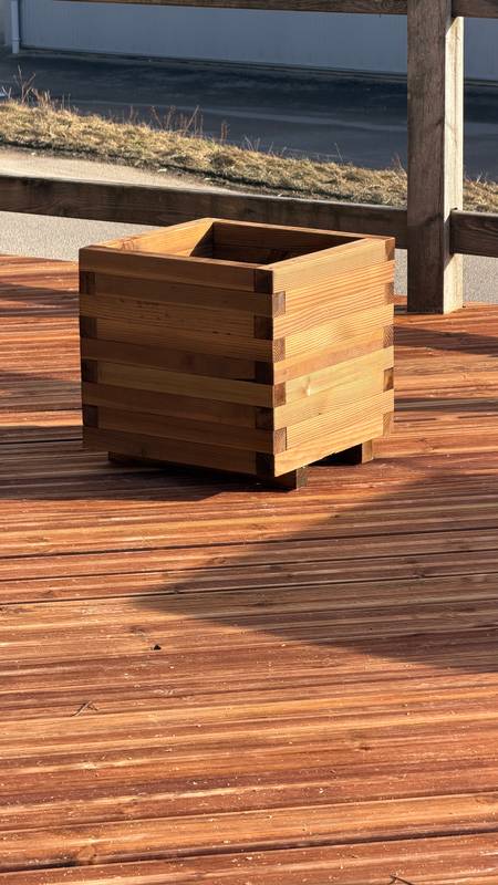 Petite jardinière croisee 50x50x50 — SNMB Menuiserie Bertin