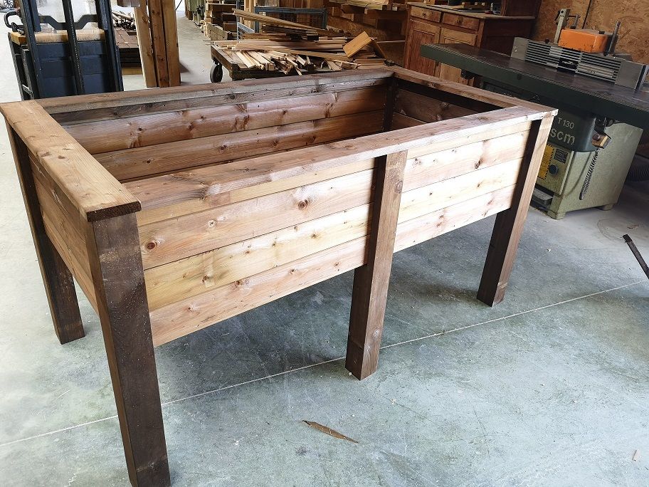 Jardinière citadine en bois sur pieds, fabrication française SNMB — bois autoclave classe 4