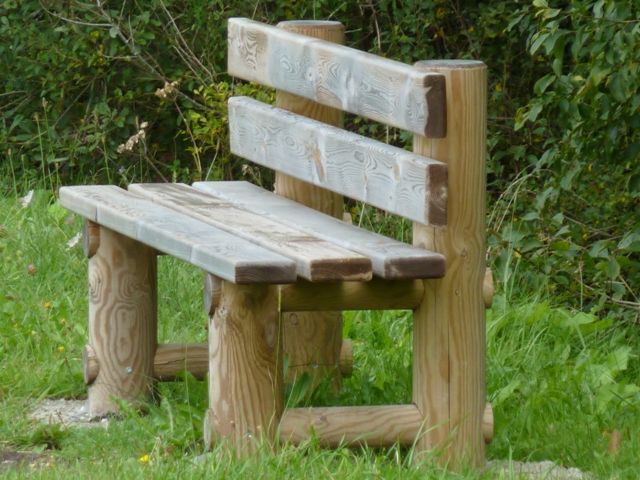 Banc en rondin avec dossier — SNMB Menuiserie Bertin