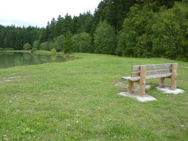 Banc en rondin de bois autoclave — SNMB Menuiserie Bertin