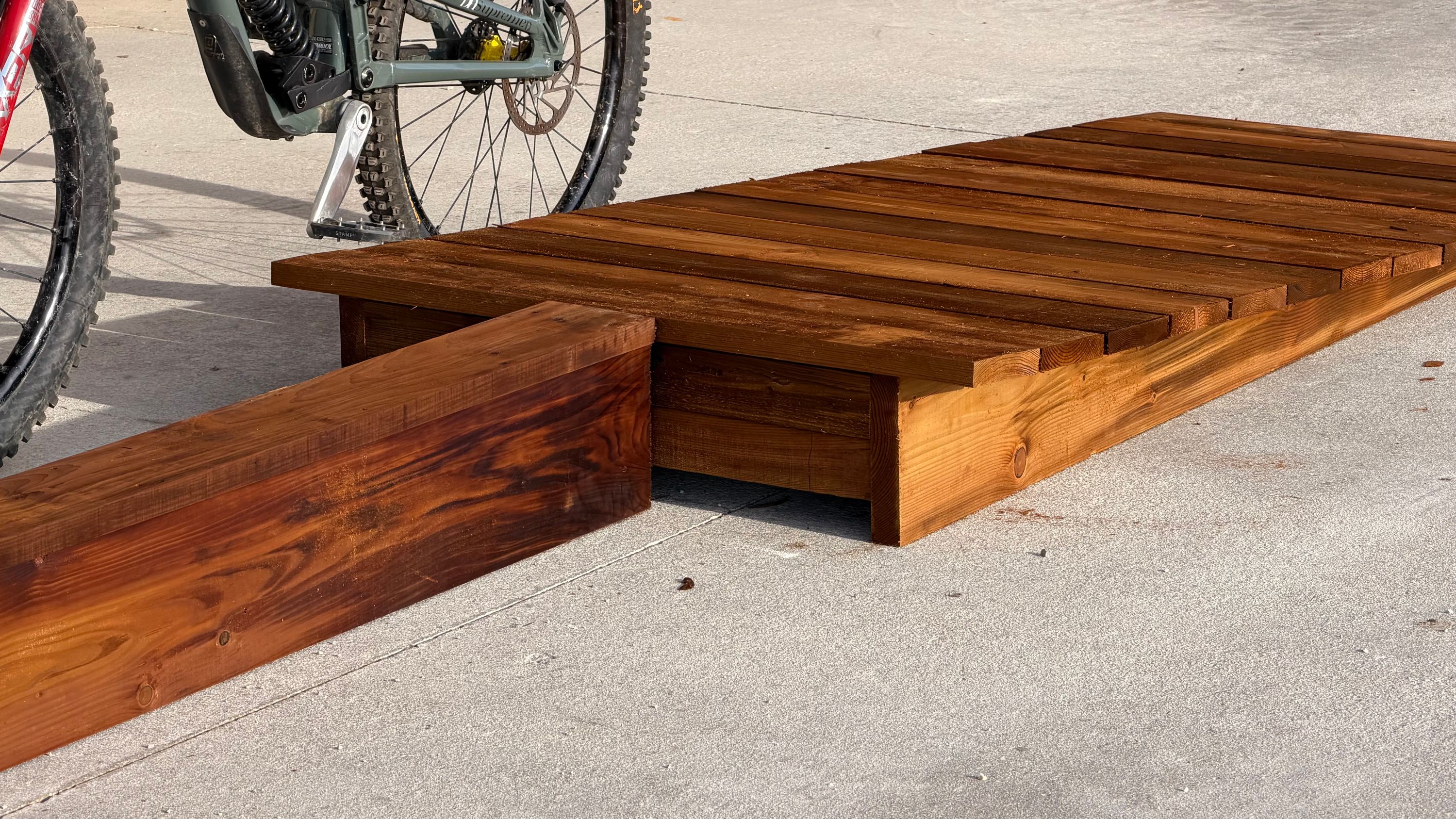 Module VTT en bois pour pumptrack et parcours, fabrication française SNMB — bois autoclave classe 4