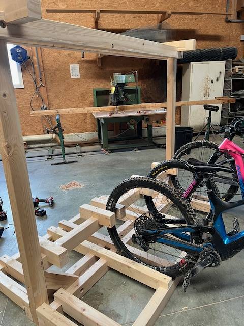 Porte-skis et vélos en madriers de bois, fabrication française SNMB — bois autoclave classe 4