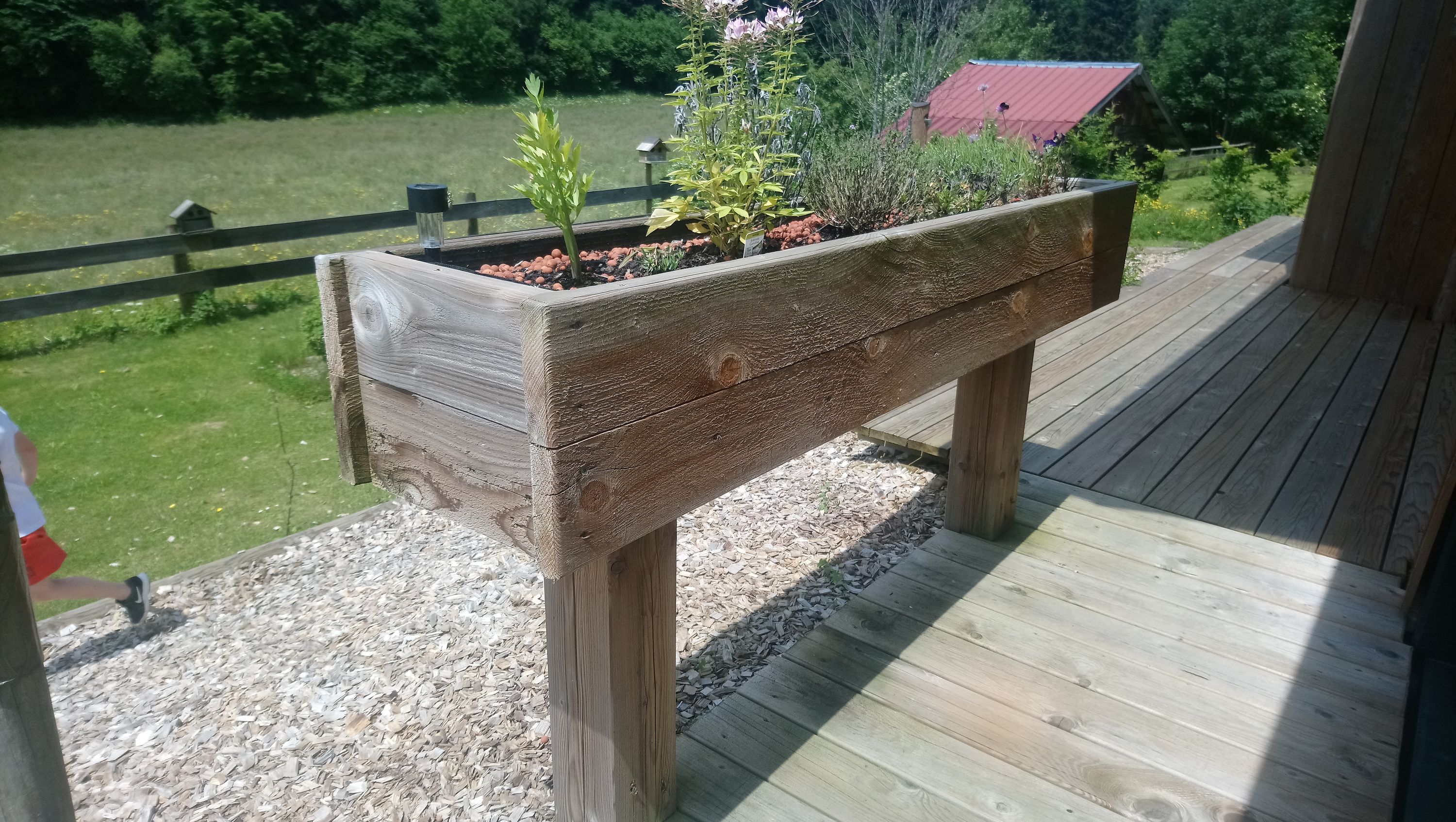 Jardinière en bois sur pieds carrés, fabrication française SNMB — bois autoclave classe 4