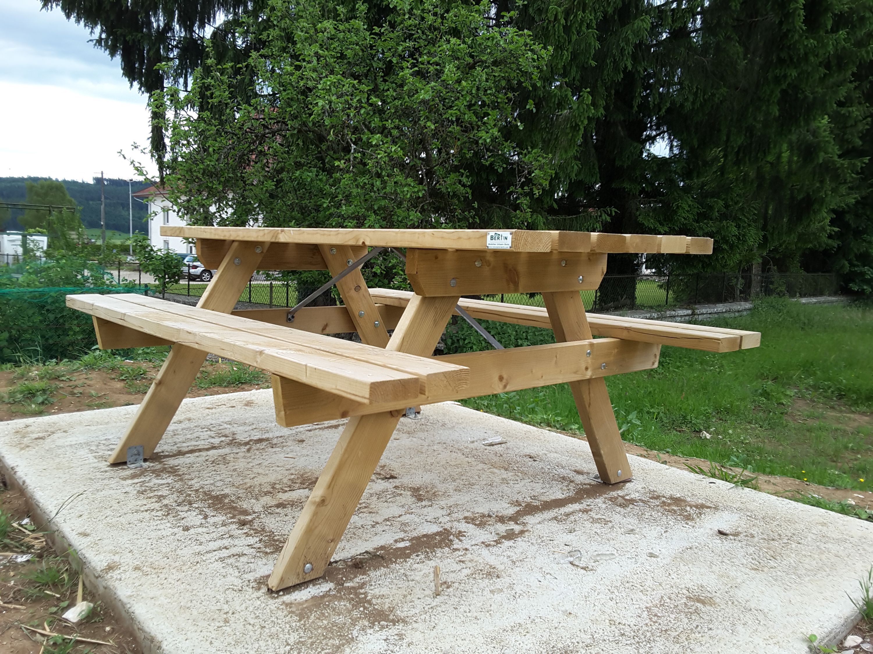 Jardin végétal avec structures en bois, fabrication française SNMB — bois autoclave classe 4
