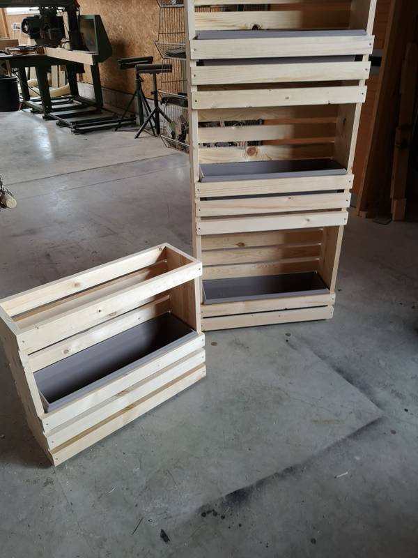 Petit module simple et grande colonne trois niveaux réunis en atelier — fabrication française SNMB Menuiserie Bertin
