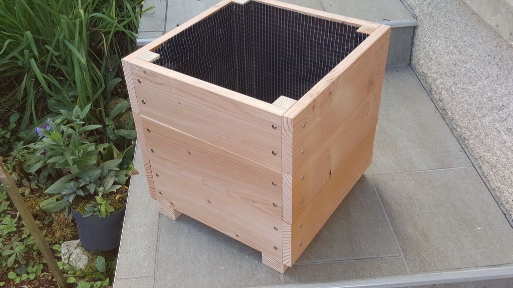 Jardinière en douglas brut — fabrication française SNMB Menuiserie Bertin