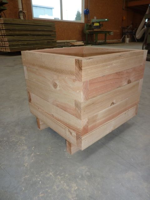 Jardinière douglas naturel non traite 50x50x50 — SNMB Menuiserie Bertin