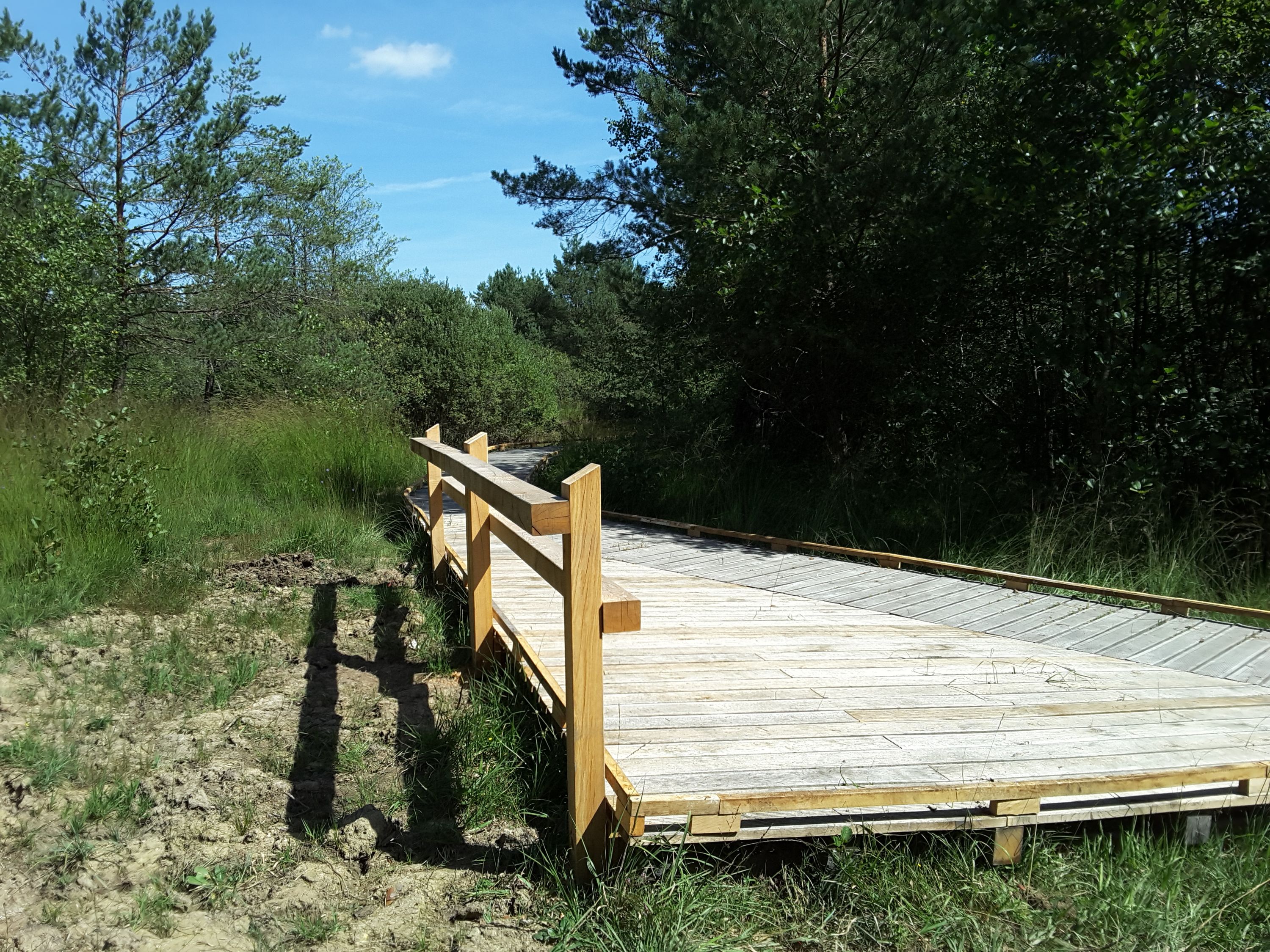 Aménagement bois de l'étang du Breuillez : mobilier et clôtures — fabrication française SNMB Menuiserie Bertin