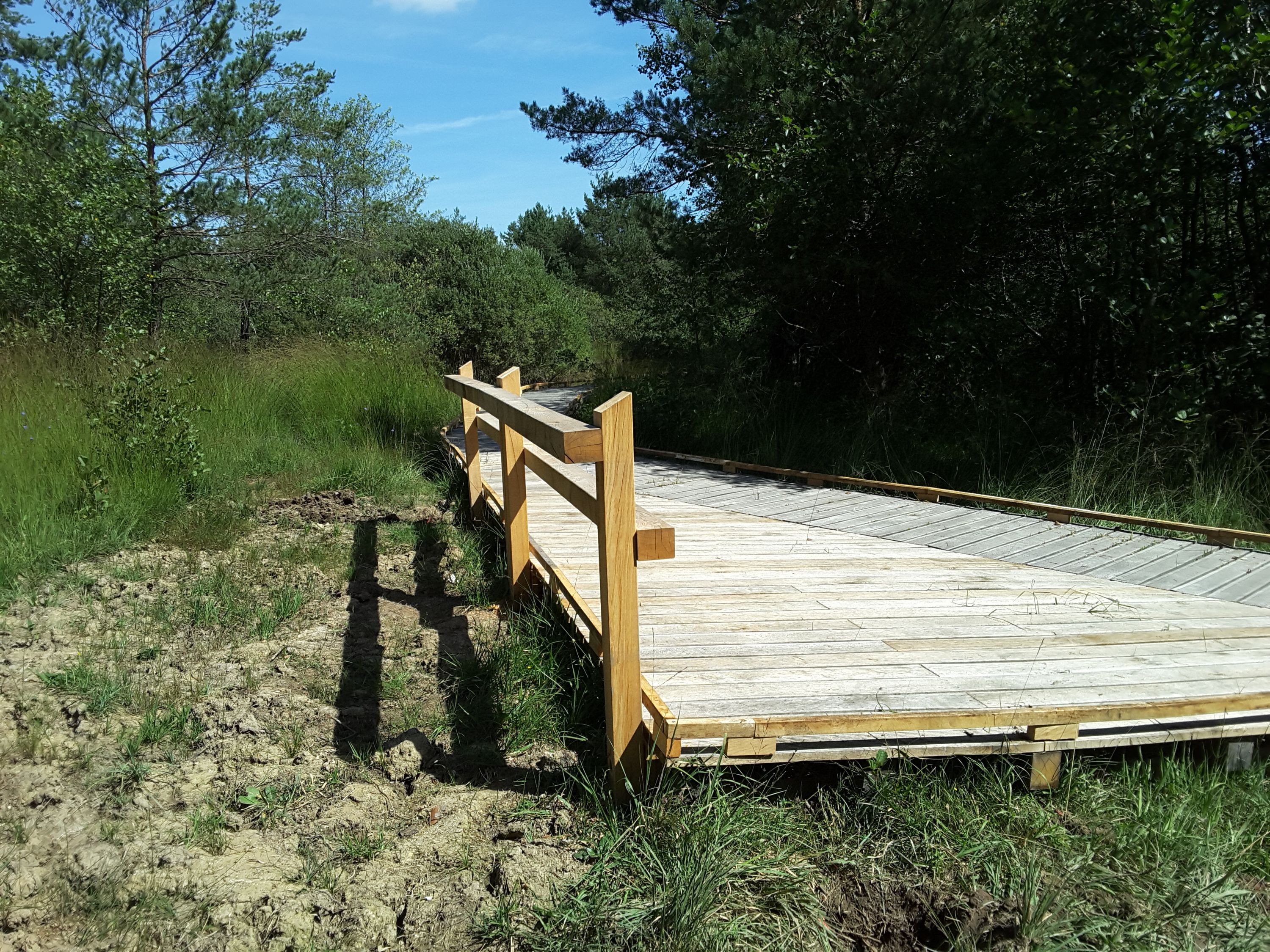 Aménagement bois de l'étang du Breuillez : mobilier et clôtures — fabrication française SNMB Menuiserie Bertin
