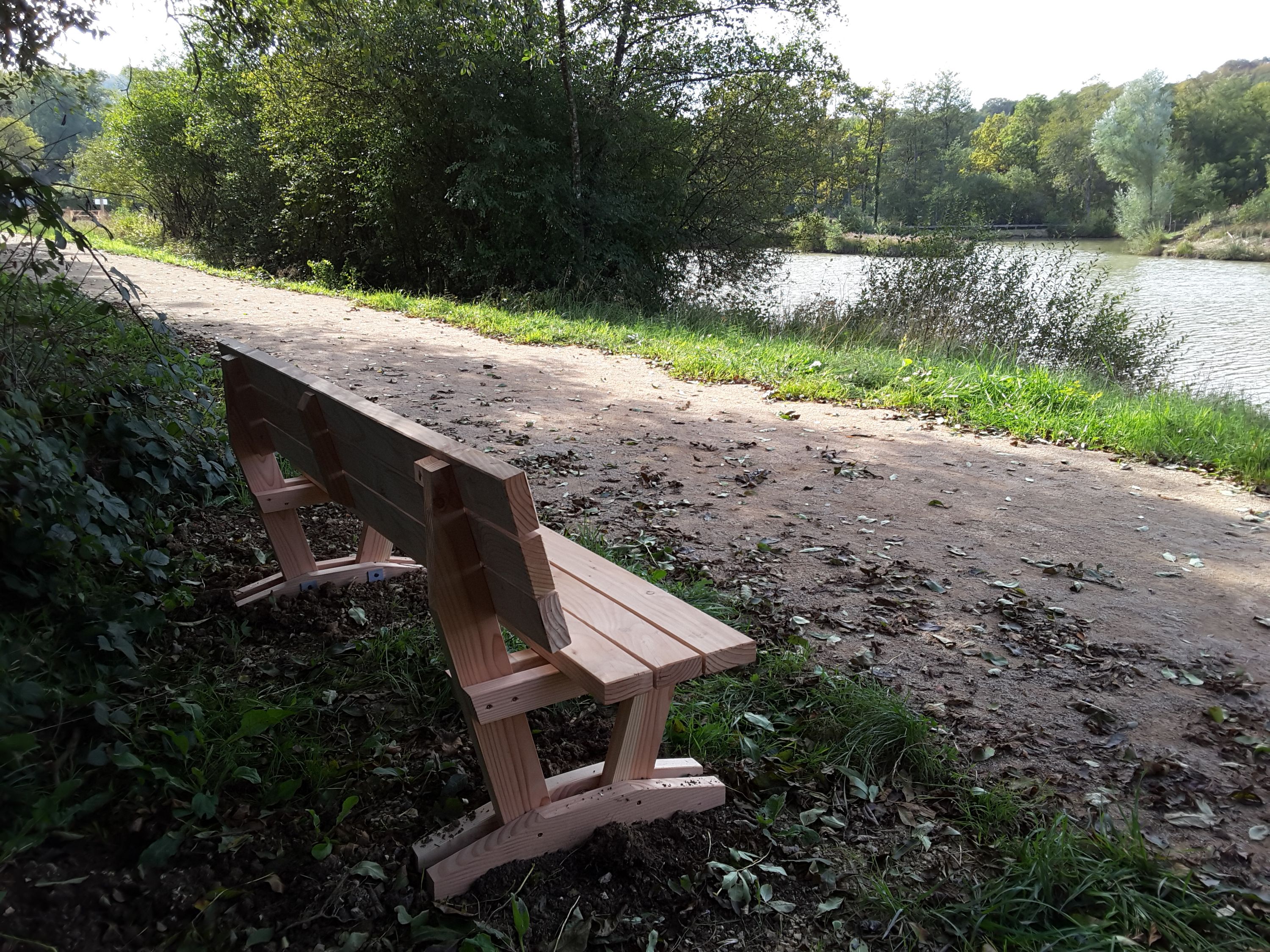 Banc avec dossier en douglas — SNMB Menuiserie Bertin