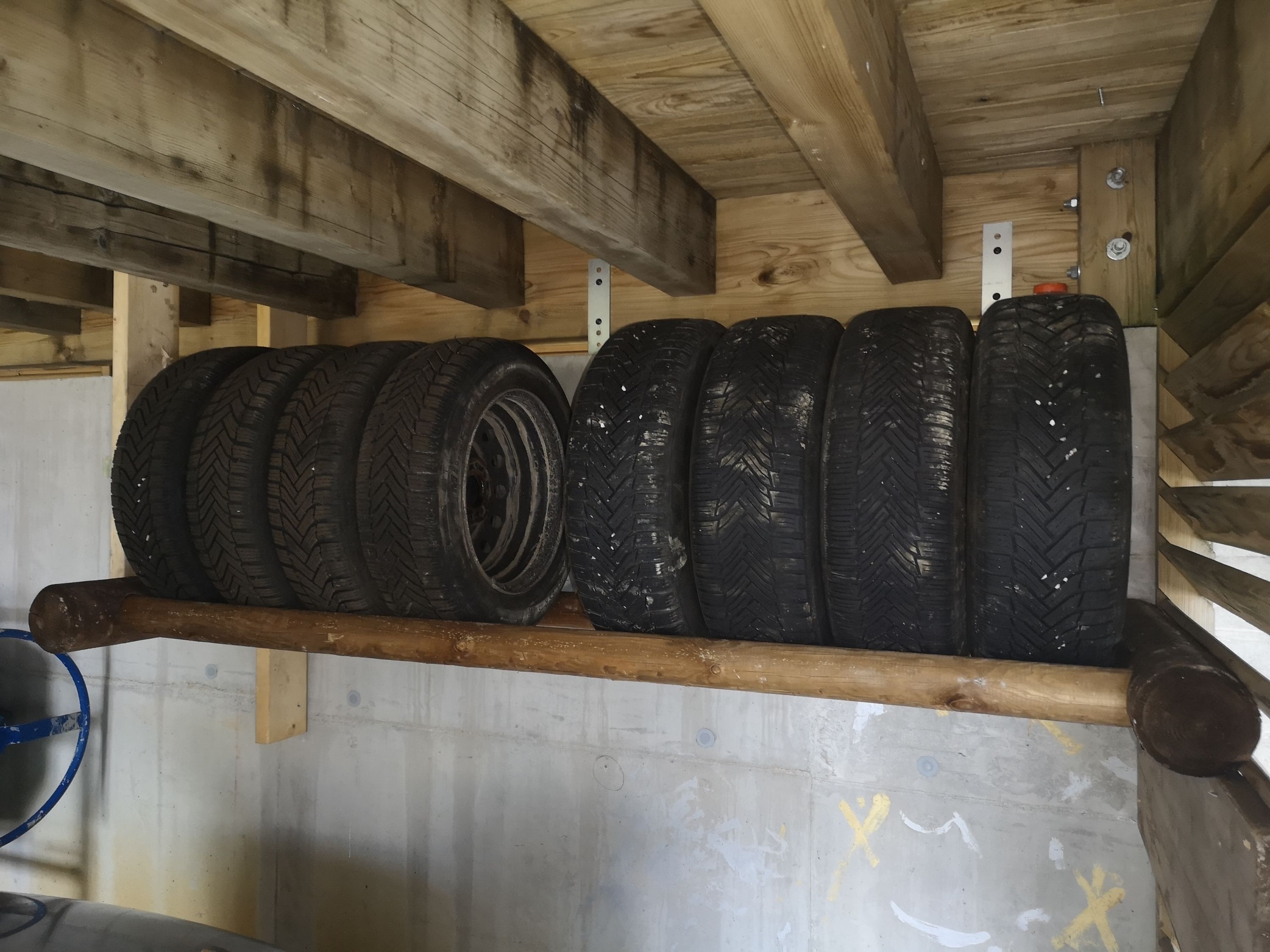 Porte-pneus en bois, fabrication française SNMB — bois autoclave classe 4