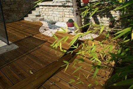 Terrasse piscine en pin huil — SNMB Menuiserie Bertin