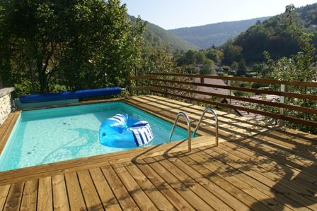 Terrasse piscine en pin huile — SNMB Menuiserie Bertin
